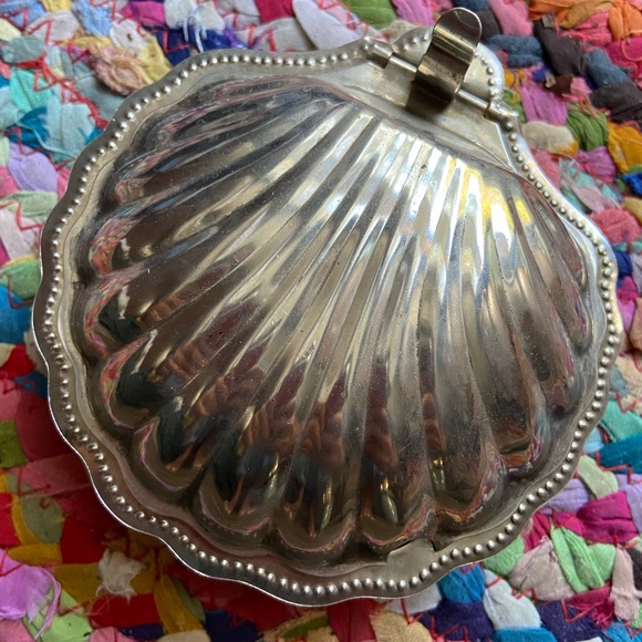 Antique Metal Scallop Shell Caviar/Condiment Dish - Picture 4 of 5